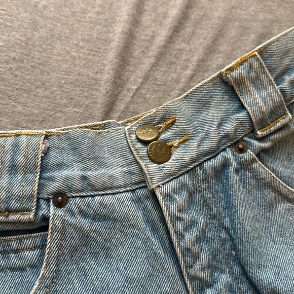 SOLD Vintage Swagger Jeans High Waisted Denim Shorts - Picture 4 of 16